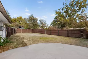 2203 Foxcroft Cir, Denton, TX 76209 - Photo 35