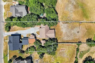 602 1/2 W Grand St, Whitewright, TX 75491 - Photo 35