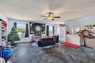 602 1/2 W Grand St, Whitewright, TX 75491 - Photo 17