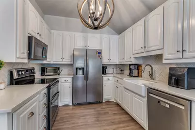 1217 Banks Street, River Oaks, TX 76114 - Photo 13