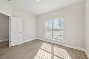 1033 Nighthawk Trl, Alvarado, TX 76009 - Photo 17