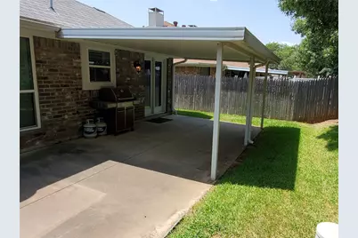425 Sunnybrook Court, Bedford, TX 76021 - Photo 21