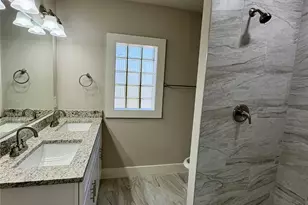 915 Hartsdale Dr, Dallas, TX 75211 - Photo 13