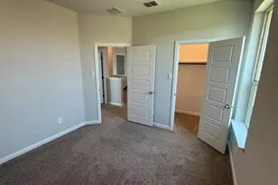 105 Seabiscuit Ct, Granbury, TX 76049 - Photo 11