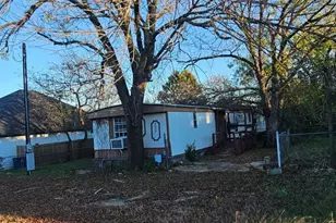 2209 Angelina St, Granbury, TX 76048 - Photo 13