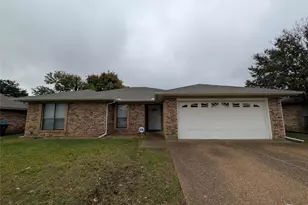 1909 Willow Vale Dr, Fort Worth, TX 76134 - Photo 1