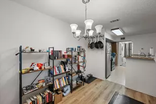 2307 Balsam Dr, Arlington, TX 76006 - Photo 9