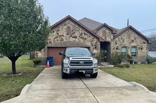 225 S Overlook Dr, Red Oak, TX 75154 - Photo 1