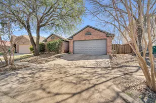 408 Wolfe St, Cedar Hill, TX 75104 - Photo 3