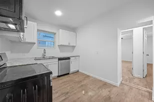 809 N Maxey St, Sherman, TX 75090 - Photo 3