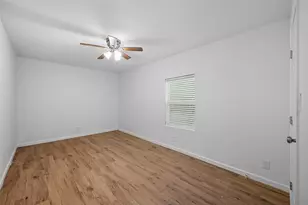 809 N Maxey St, Sherman, TX 75090 - Photo 11