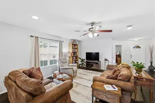 209 Colt Dr, Waxahachie, TX 75165 - Photo 9