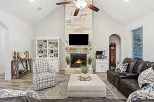 1022 Anna Cir, Granbury, TX 76048 - Photo 7