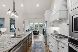 1022 Anna Cir, Granbury, TX 76048 - Photo 11