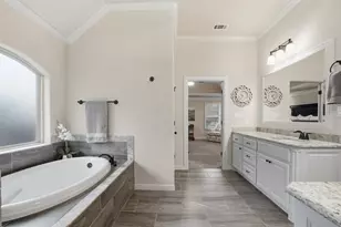 1022 Anna Cir, Granbury, TX 76048 - Photo 23