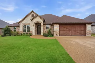 1022 Anna Cir, Granbury, TX 76048 - Photo 3