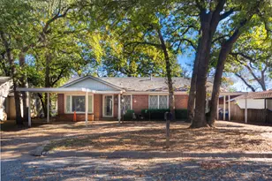 708 Schilder Dr, River Oaks, TX 76114 - Photo 1