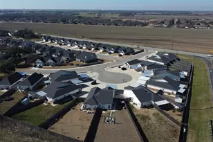 518 Alamo Ct, McGregor, TX 76657 - Photo 31