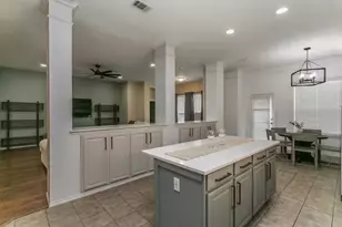 2615 Fox Creek Trail, Arlington, TX 76017 - Photo 5