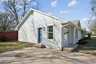 2222 N Hickory St, Sherman, TX 75092 - Photo 3