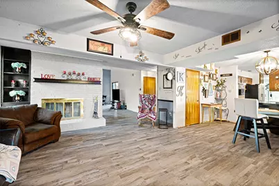 1612 Lakecrest Circle, Granbury, TX 76048 - Photo 13