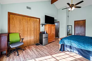 1612 Lakecrest Cir, Granbury, TX 76048 - Photo 29