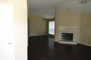 2015 Teagarden Ct, Dallas, TX 75217 - Photo 3