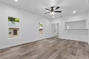 1017 E Washington St, Paris, TX 75460 - Photo 5