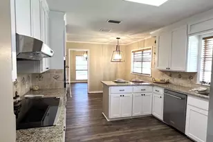 800 Western Hills Dr, Sherman, TX 75092 - Photo 1