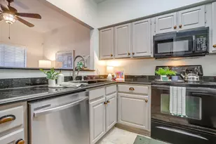 2304 Kenley St, Fort Worth, TX 76107 - Photo 11