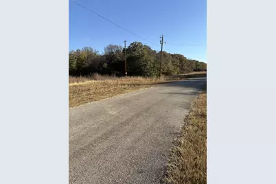 3009 Rolling Oaks Drive, Cleburne, TX 76031 - Photo 7