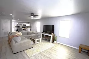 723 Plum St, Graham, TX 76450 - Photo 3