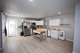 723 Plum St, Graham, TX 76450 - Photo 5