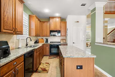 2415 Mesa Glen Drive, Arlington, TX 76001 - Photo 11