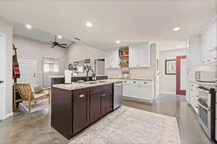 121 Grand Teton Dr, Whitney, TX 76692 - Photo 9