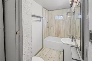 3811 Criswell St, Lancaster, TX 75134 - Photo 9