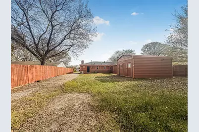 3811 Criswell Street, Lancaster, TX 75134 - Photo 17