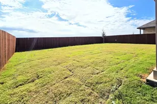 649 Harvey St, Grandview, TX 76050 - Photo 15