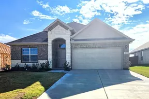 649 Harvey St, Grandview, TX 76050 - Photo 1