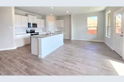 649 Harvey Street, Grandview, TX 76050 - Photo 3