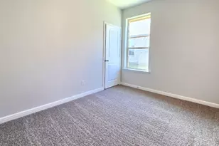 649 Harvey St, Grandview, TX 76050 - Photo 13