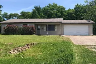 504 Chinner St, Bonham, TX 75418 - Photo 1