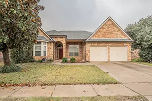 2306 Bear Run Rd, Arlington, TX 76001 - Photo 1