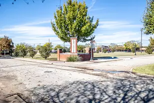 300 E Redbud Ln, Lancaster, TX 75146 - Photo 31