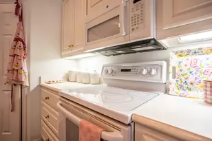 300 E Redbud Ln, Lancaster, TX 75146 - Photo 11