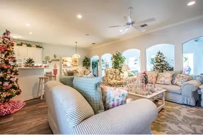 300 E Redbud Lane, Lancaster, TX 75146 - Photo 5