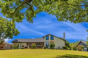 224 Sovereign Ct, Rockwall, TX 75032 - Photo 3