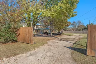 395 Hazelwood Ave, Waco, TX 76705 - Photo 17