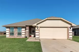 600 Cottage Row, Mabank, TX 75147 - Photo 1
