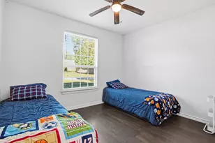 832 N Atkerson Ln, Euless, TX 76040 - Photo 5